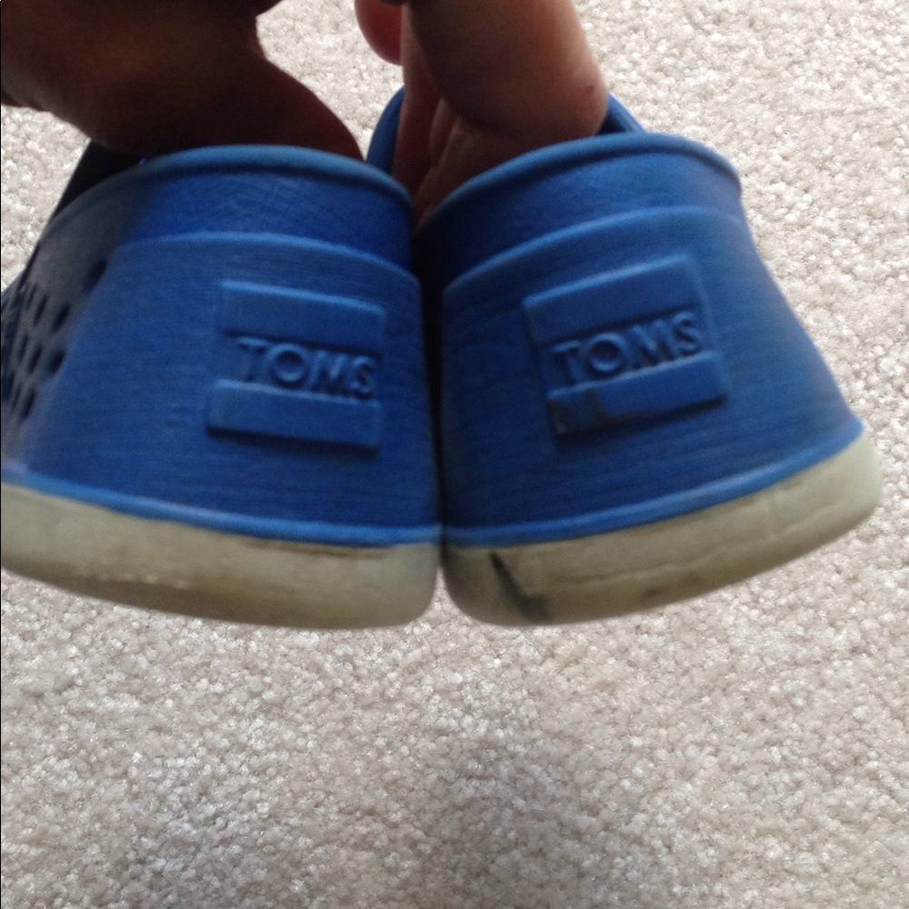 Toms - Picture 3 of 6